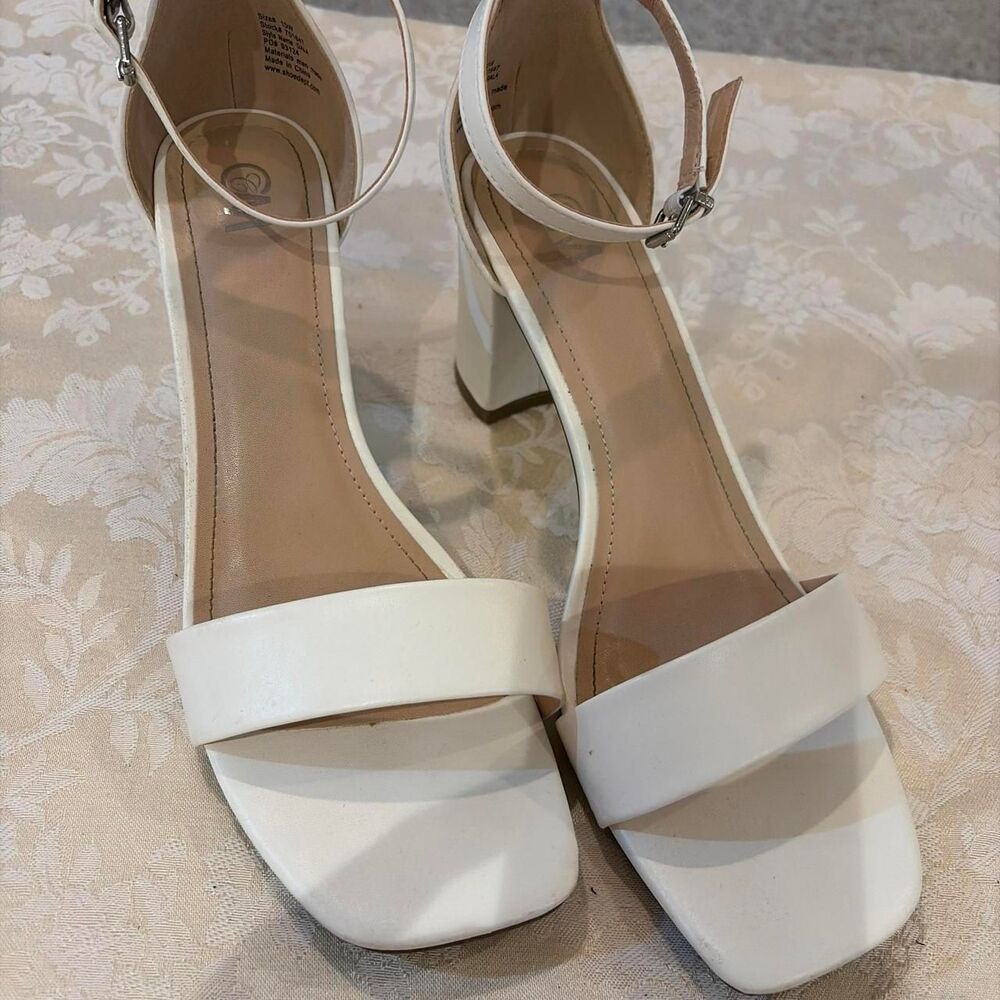 C-m-camilla-and-marc Women's White Sandals